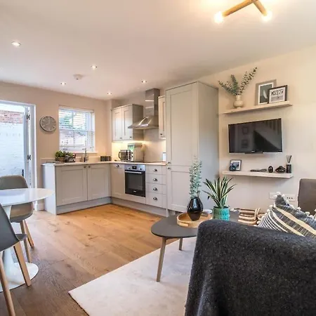 Luxurious Newly Built Cottage In Central Wivenhoe Exterior photo